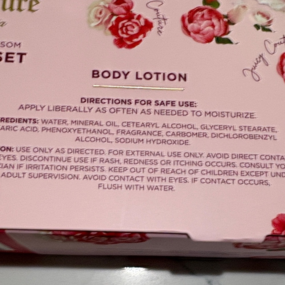 Juicy Couture Pink & Purple Body Wash Set - Picture 4 of 6